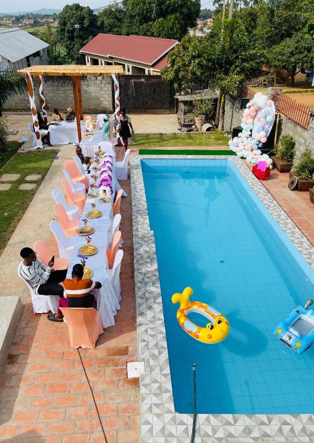 Trendy Apartments エンテベ エクステリア 写真